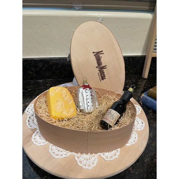 Neiman Marcus Set Christmas Gift: ornaments - Picture 1 of 4